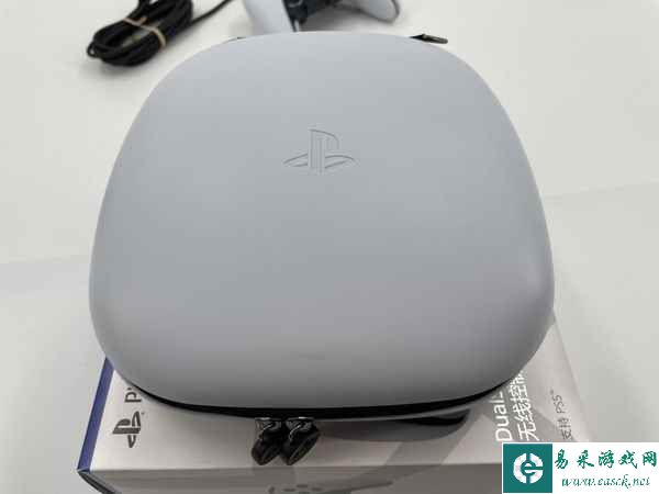 PS5精英手柄开箱：与DualSense手柄外形相仿，但内有乾坤