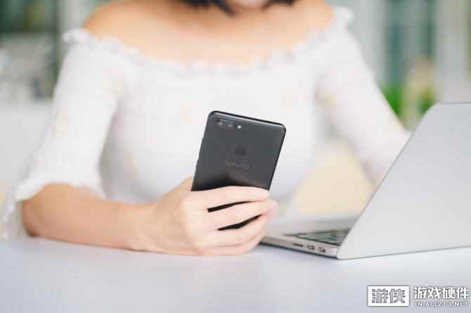 倒计时1天！vivo X20全面屏手机将全球首发上市