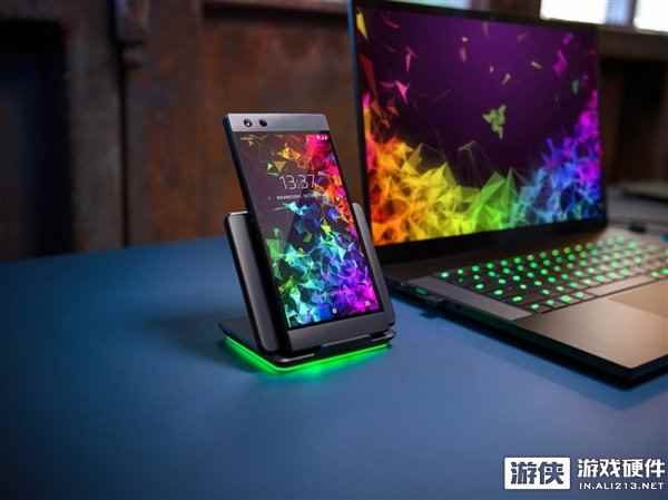 雷蛇Razer Phone 2发布!骁龙845+15瓦无线快充加持