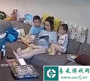 娃拉粑粑用手接住还拿给妈妈看 动图 看来是被榨干了