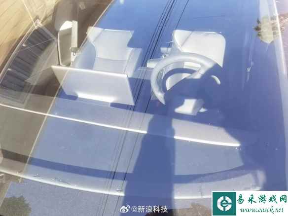 新款特斯拉Model3或采用碳纤维仪表台 疑似上海出厂