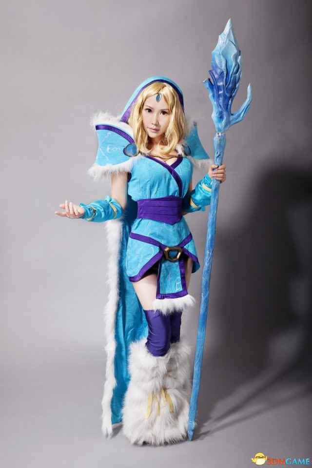 电竞美女苏可可《DotA2》COS 三大女王让你跪伏